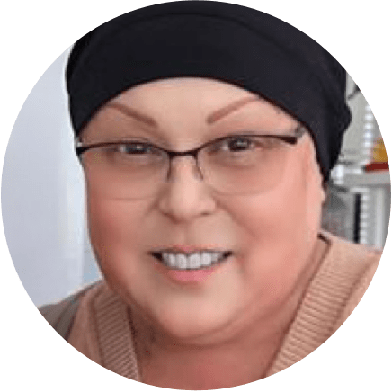 Lisa, a TRODELVY Ambassador